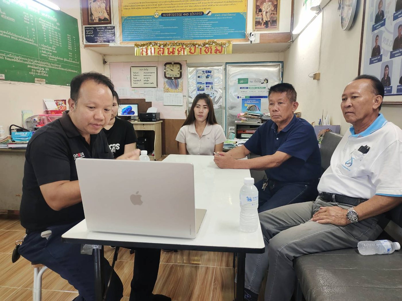 ทีม voyiro พบผู้แทนสหกรณ์เดินรถสันกำแพง